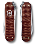 0.6221.4011G - Couteau VICTORINOX Classic SD Precious Alox Hazel Brown