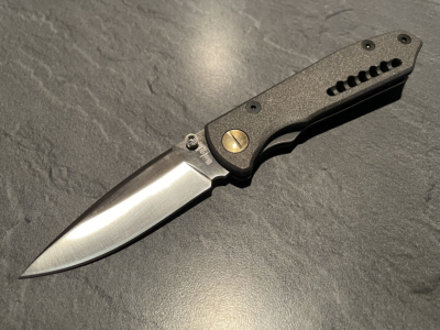 UC1146G - Couteau UNITED CUTLERY Omega Grey
