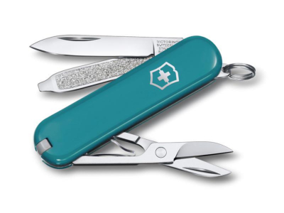 0.6223.23G - Couteau VICTORINOX Classic SD Mountain Lake